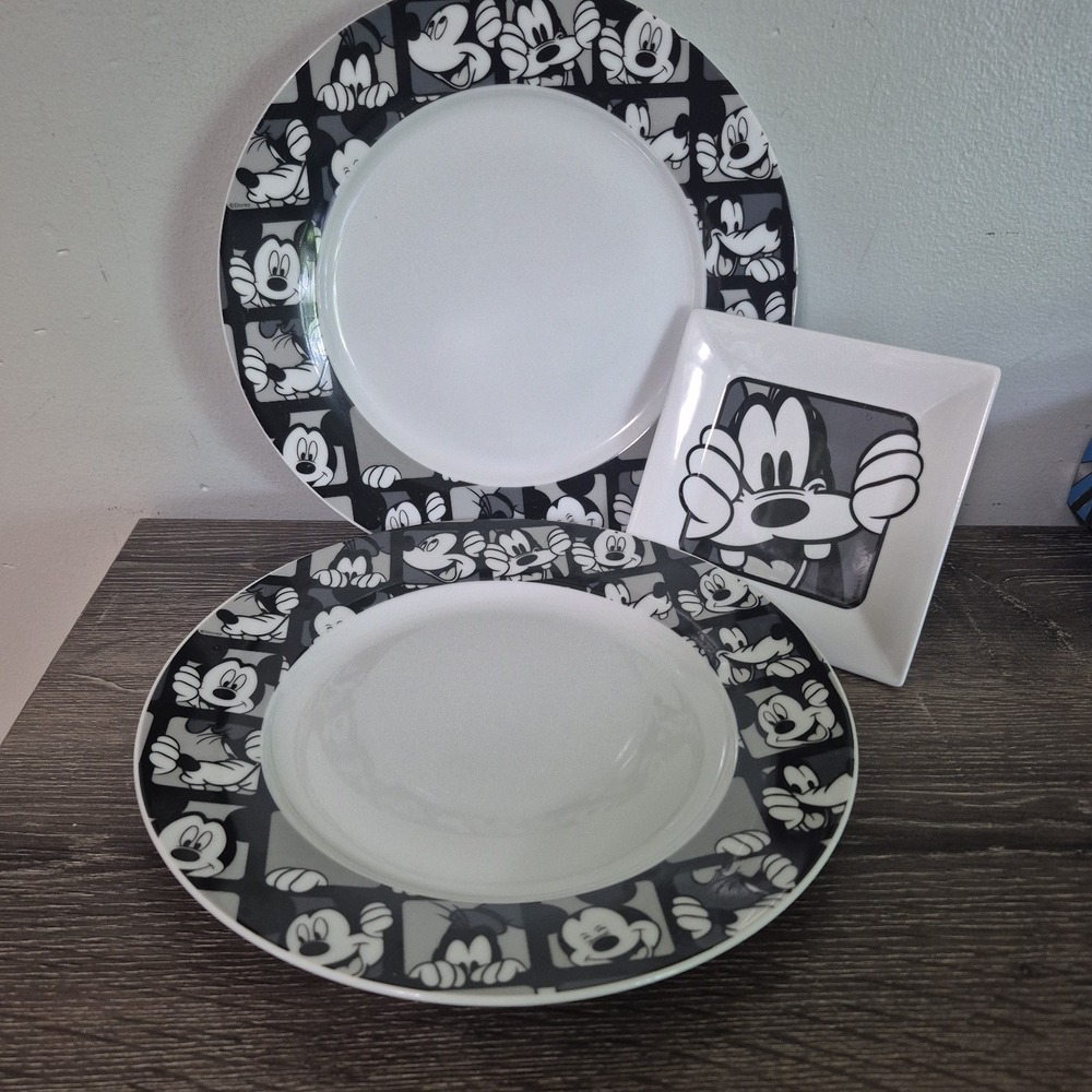 2 * Zrike Disney Mickey Grid Dinner Plate 10.5" & 1 Zrike Disney Goofy Square